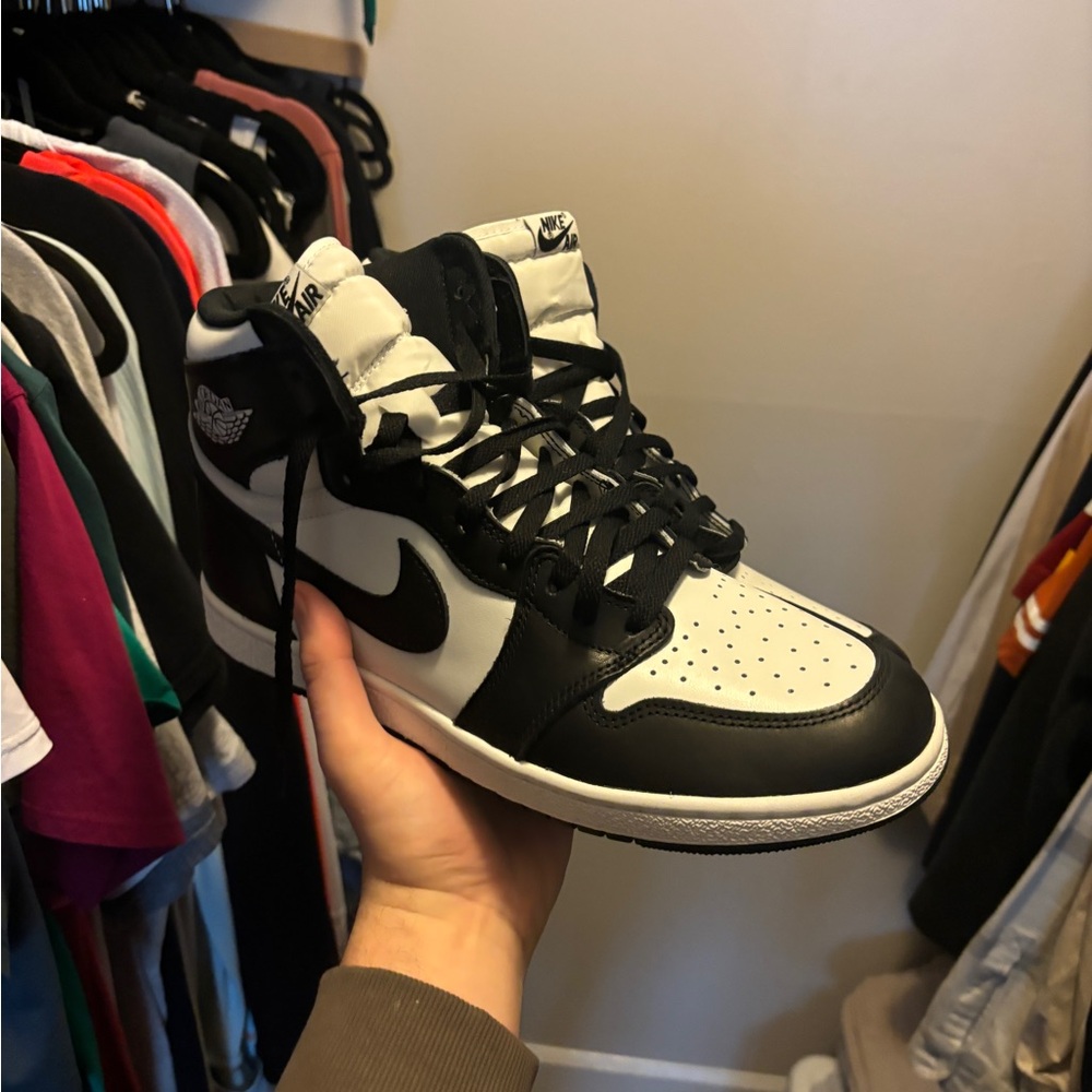 Jordan 1 Black